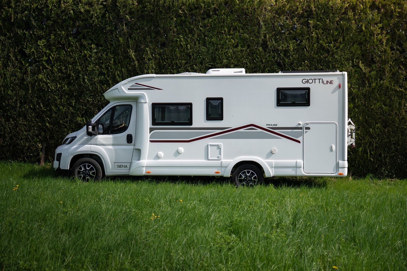 Siena 385 2026 Außenansicht