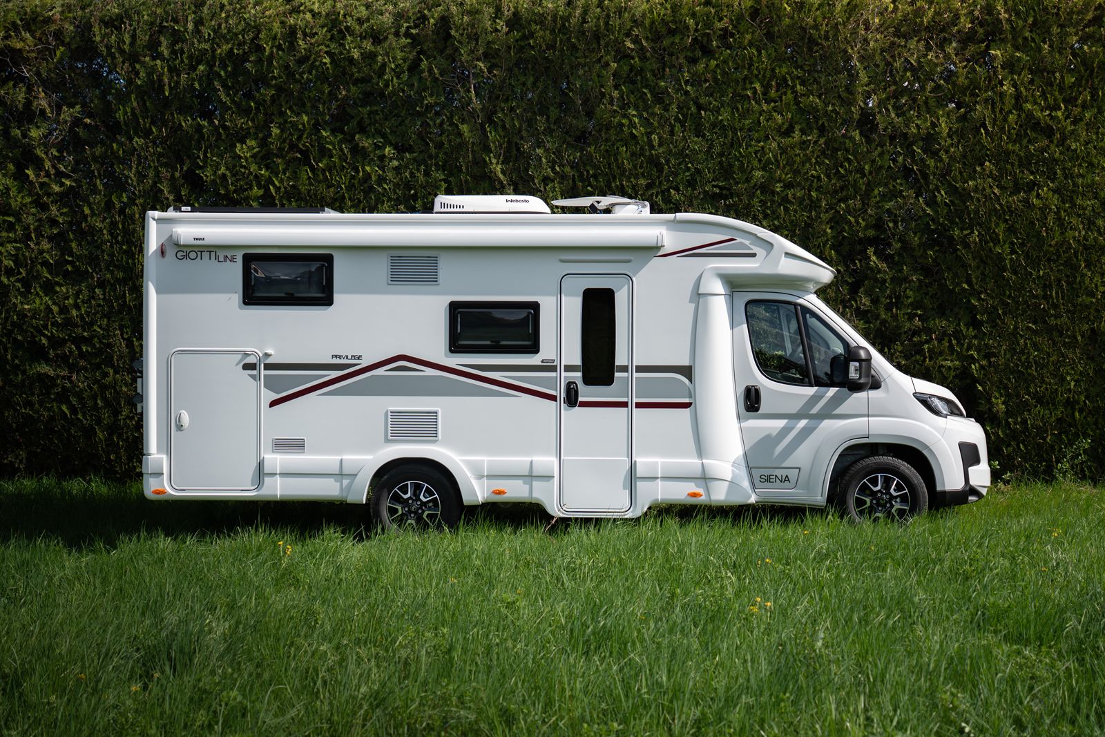 Siena 385 2026 Außenansicht