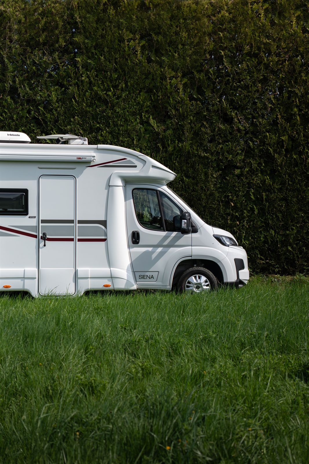 Siena 385 2025 Außenansicht