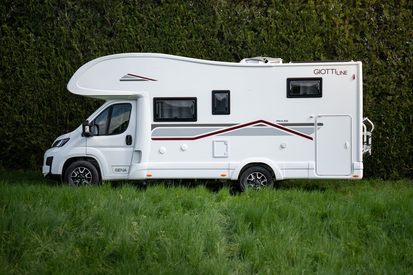 Siena 485 2026 Außenansicht